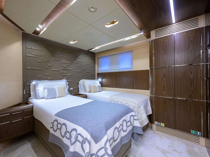 TROPA Cantiere delle Marche Darwin 106 - twin cabin 1 TROPA Cantiere delle Marche Darwin 106 - twin cabin 1