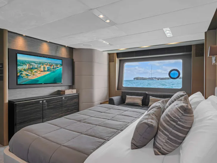 FREEDOM Princess Y88 - master cabin FREEDOM Princess Y88 - master cabin