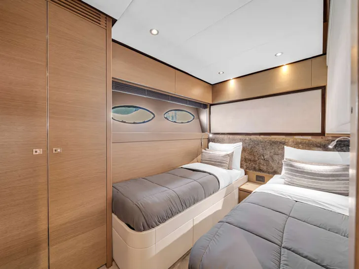 FREEDOM Princess Y88 - twin cabin FREEDOM Princess Y88 - twin cabin