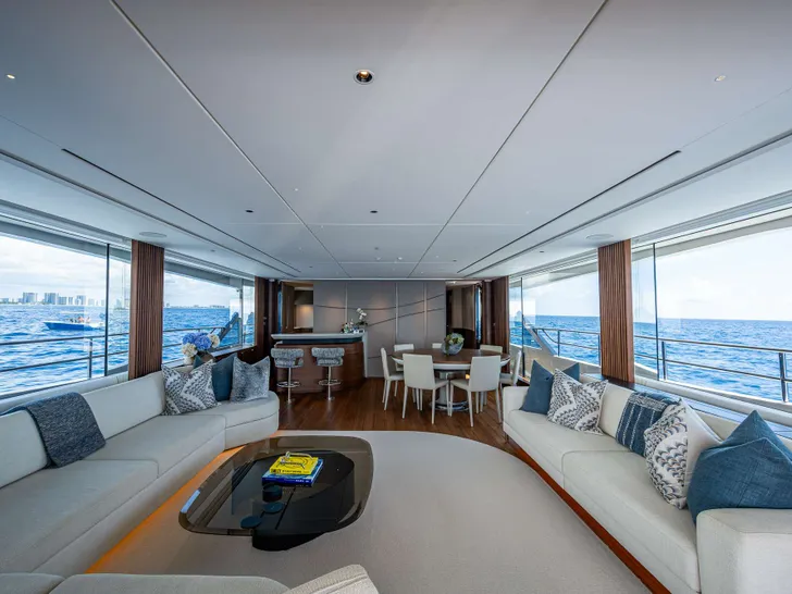 &R Princess Y95 - main saloon &R Princess Y95 - main saloon