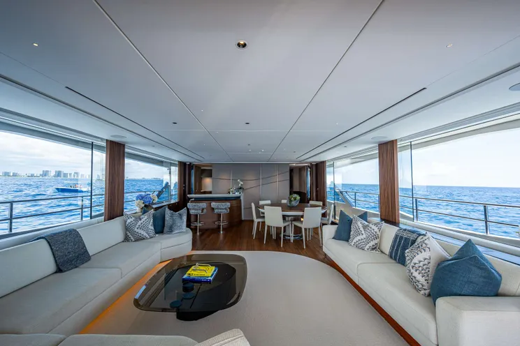 Charter Yacht R&R - Princess Y95 - 5 Cabins - Nassau - Exumas - Bahamas