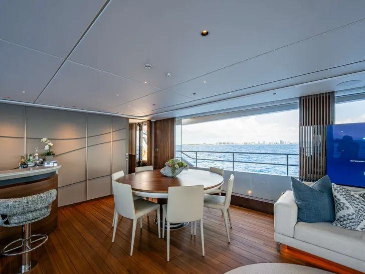 &R Princess Y95 - main dining area &R Princess Y95 - main dining area