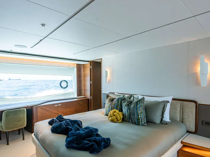 &R Princess Y95 - master cabin &R Princess Y95 - master cabin
