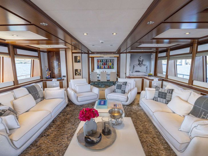 BUNKER CRN 128 - main saloon BUNKER CRN 128 - main saloon