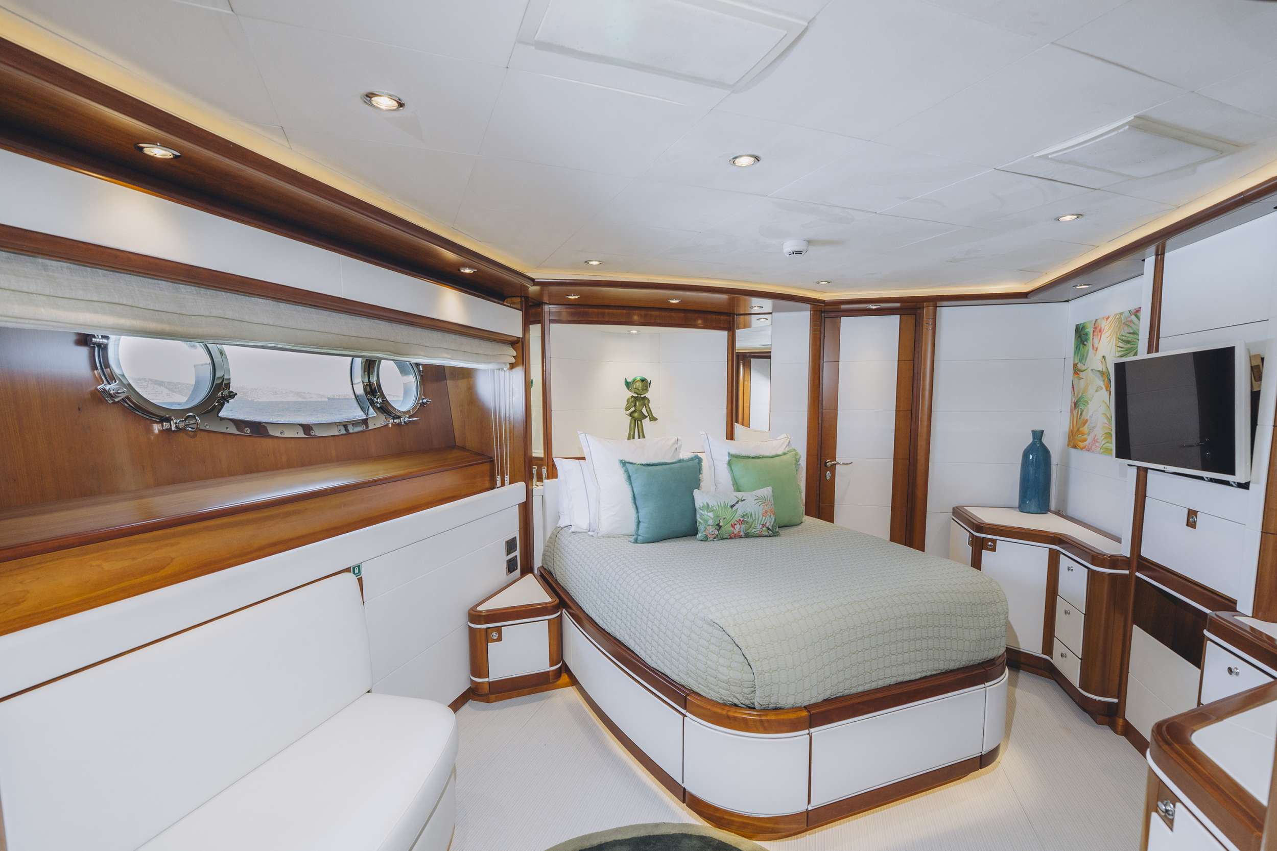 Charter Yacht BUNKER - CRN 128 - 5 Cabins - Athens - Mykonos - Paros - Cyclades - Greece