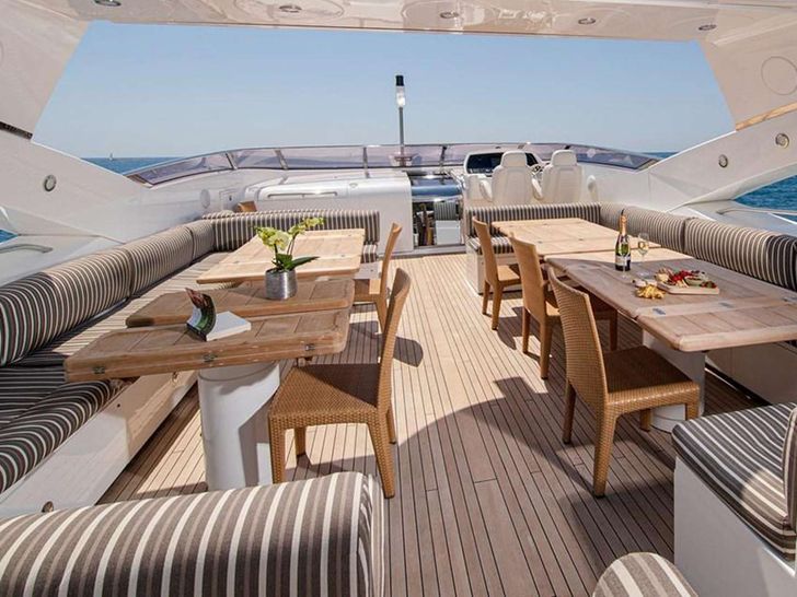 BLADE I Sunseeker 34m - sundeck BLADE I Sunseeker 34m - sundeck