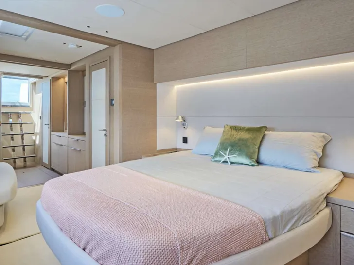 AMAREA Lagoon 65 - master cabin AMAREA Lagoon 65 - master cabin