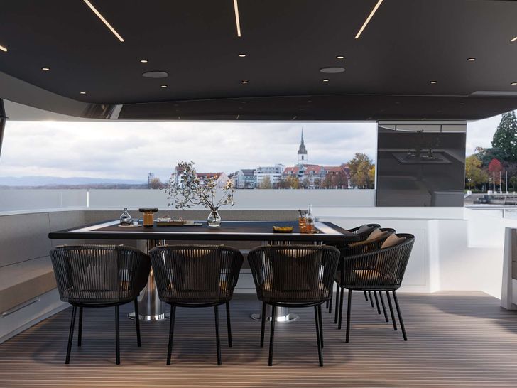 STAR ISLAND VisionF 65 - flybridge dining area STAR ISLAND VisionF 65 - flybridge dining area