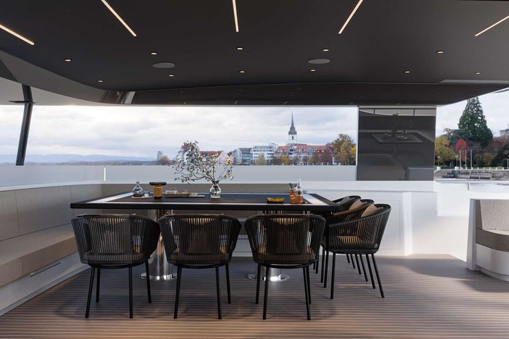 Charter Yacht STAR ISLAND - VisionF 65 - 4 Cabins - Nassau - Exumas - Bahamas