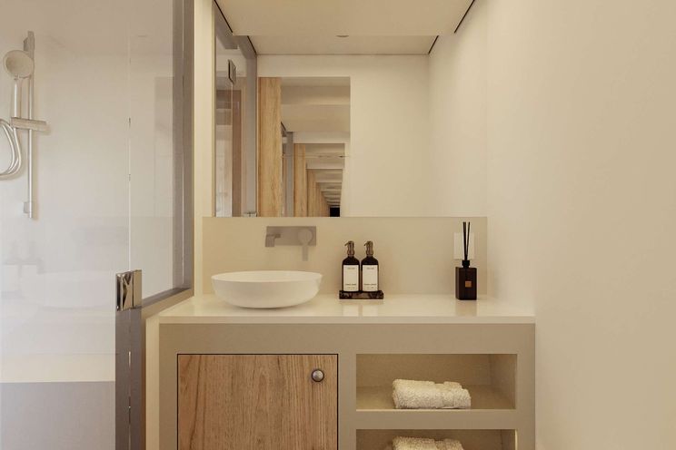 Charter Yacht STAR ISLAND - VisionF 65 - 4 Cabins - Nassau - Exumas - Bahamas