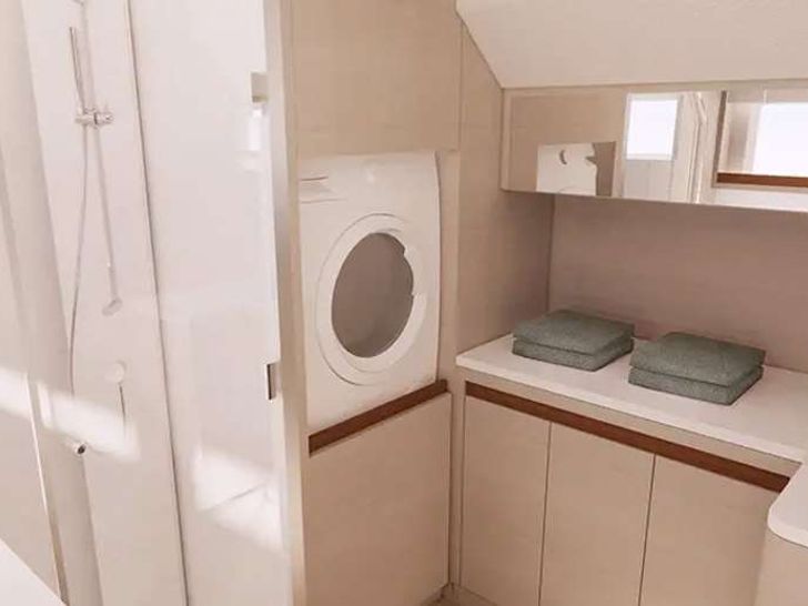 OCEAN KITTY Aquila 50 - cabin bathroom OCEAN KITTY Aquila 50 - cabin bathroom