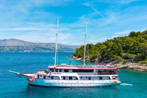 CARPE DIEM - Custom Aluminum Cutter 118 - 16 Cabins - Trogir - Split - Hvar - Dubrovnik - Croatia CARPE DIEM - Custom Aluminum Cutter 118 - 16 Cabins - Trogir - Split - Hvar - Dubrovnik - Croatia