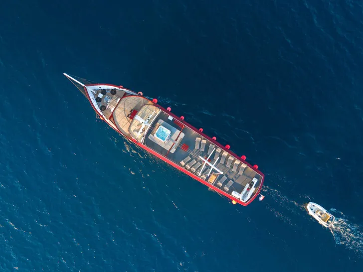 CARPE DIEM Custom Aluminum Cutter 118 - top drone shot CARPE DIEM Custom Aluminum Cutter 118 - top drone shot