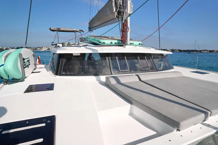 Charter Yacht STELLA GAZER - Fountaine Pajot Saona 47 - 4 cabins - Nassau - Exumas - Norman's Cay - Bahamas