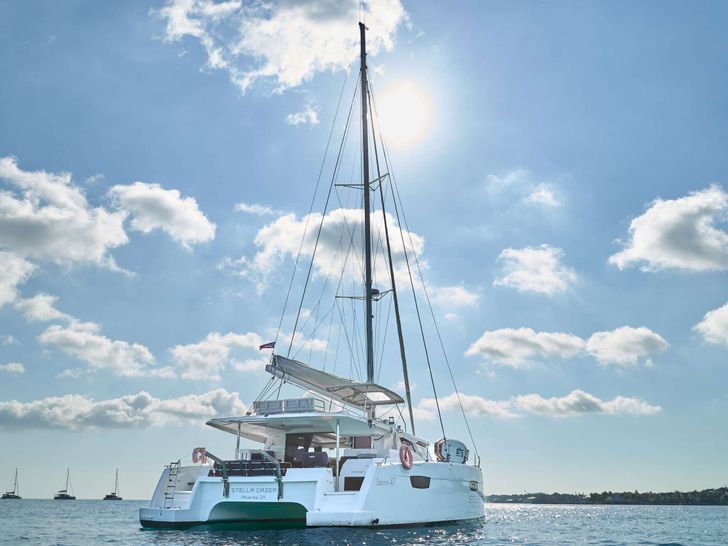 STELLA GAZER Fountaine Pajot Saona 47 - Stern STELLA GAZER Fountaine Pajot Saona 47 - Stern