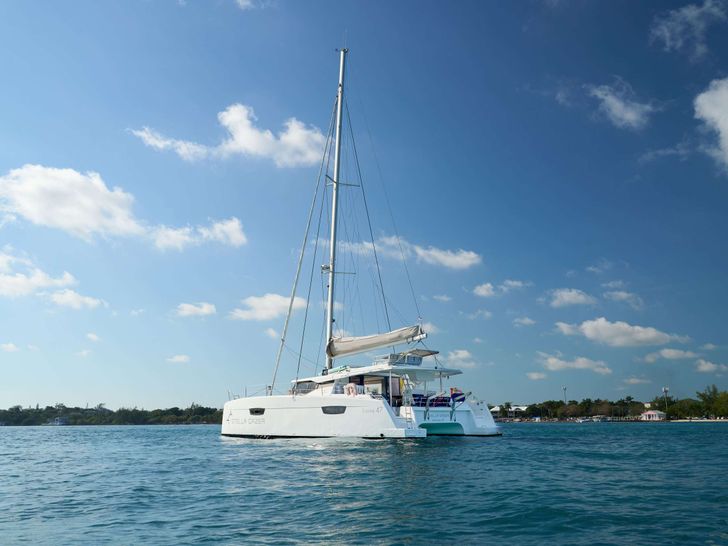 STELLA GAZER Fountaine Pajot Saona 47 - Port Side STELLA GAZER Fountaine Pajot Saona 47 - Port Side