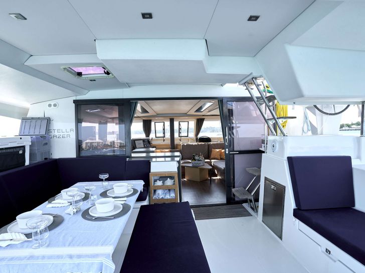 STELLA GAZER Fountaine Pajot Saona 47 - Aft Deck and Saloon Entrace STELLA GAZER Fountaine Pajot Saona 47 - Aft Deck and Saloon Entrace