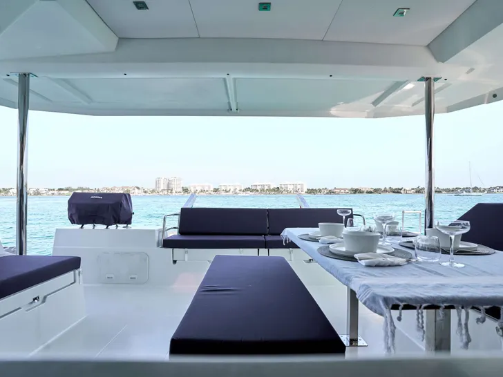 STELLA GAZER Fountaine Pajot Saona 47 - Aft Deck STELLA GAZER Fountaine Pajot Saona 47 - Aft Deck