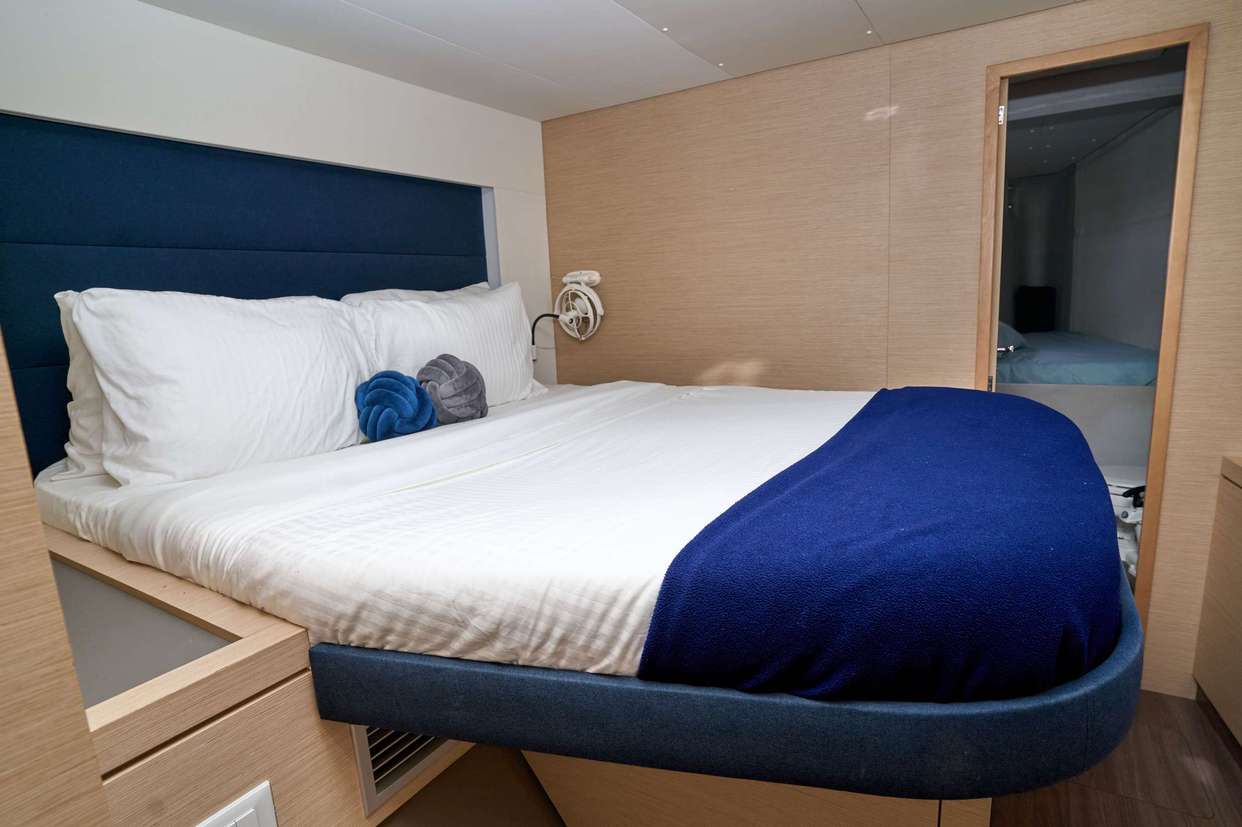 STELLA GAZER Fountaine Pajot Saona 47 - Master Cabin