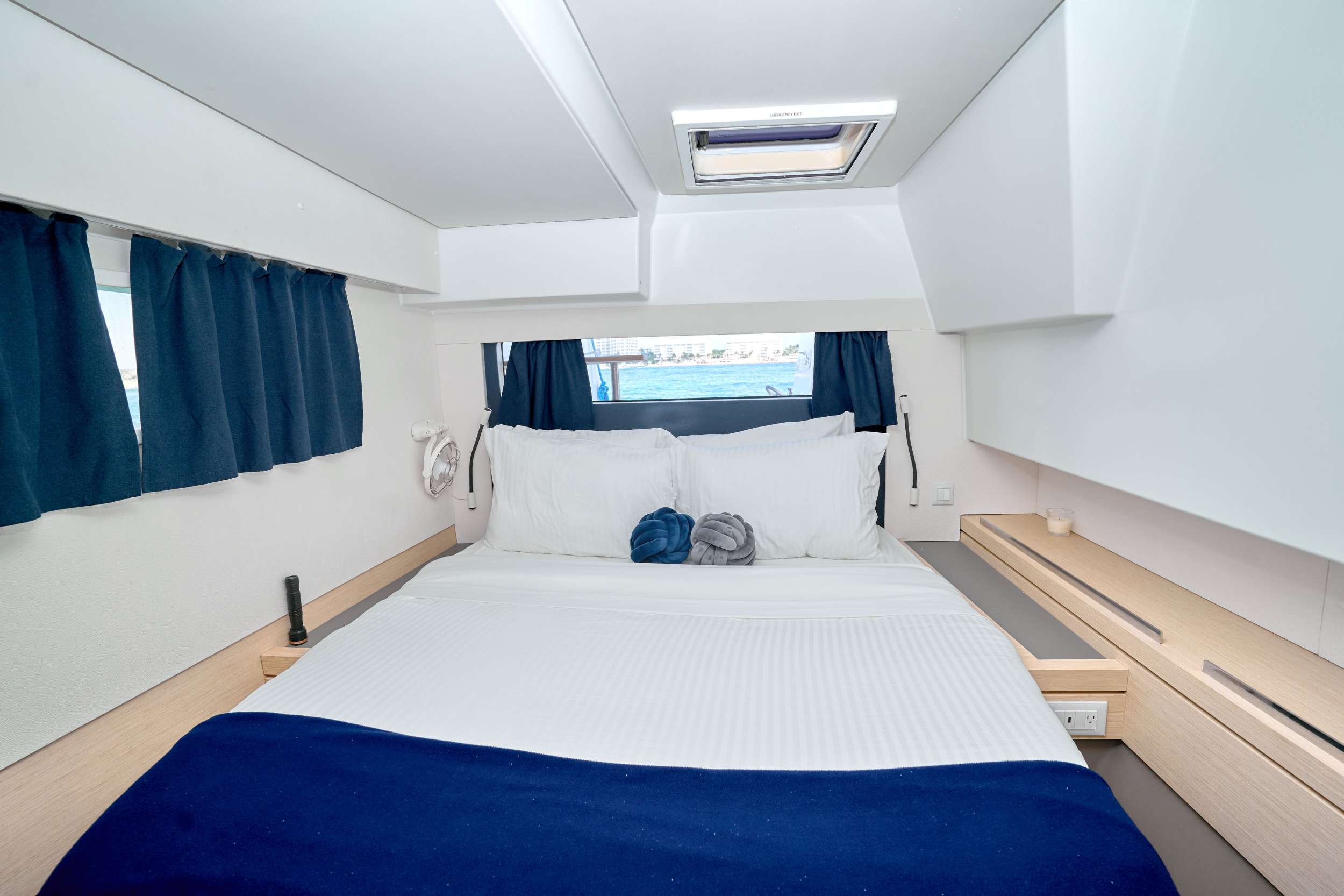 STELLA GAZER Fountaine Pajot Saona 47 - Guest Cabin