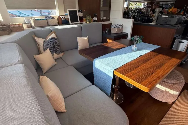 Charter Yacht SOLAIRE - Two Oceans 555 - 4 Cabins - 8 Guests - Tortola - Anegada - BVI - Nassau - Bahamas