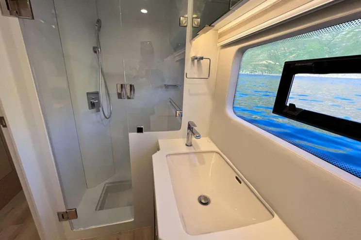 Charter Yacht SOLAIRE - Two Oceans 555 - 4 Cabins - 8 Guests - Tortola - Anegada - BVI - Nassau - Bahamas