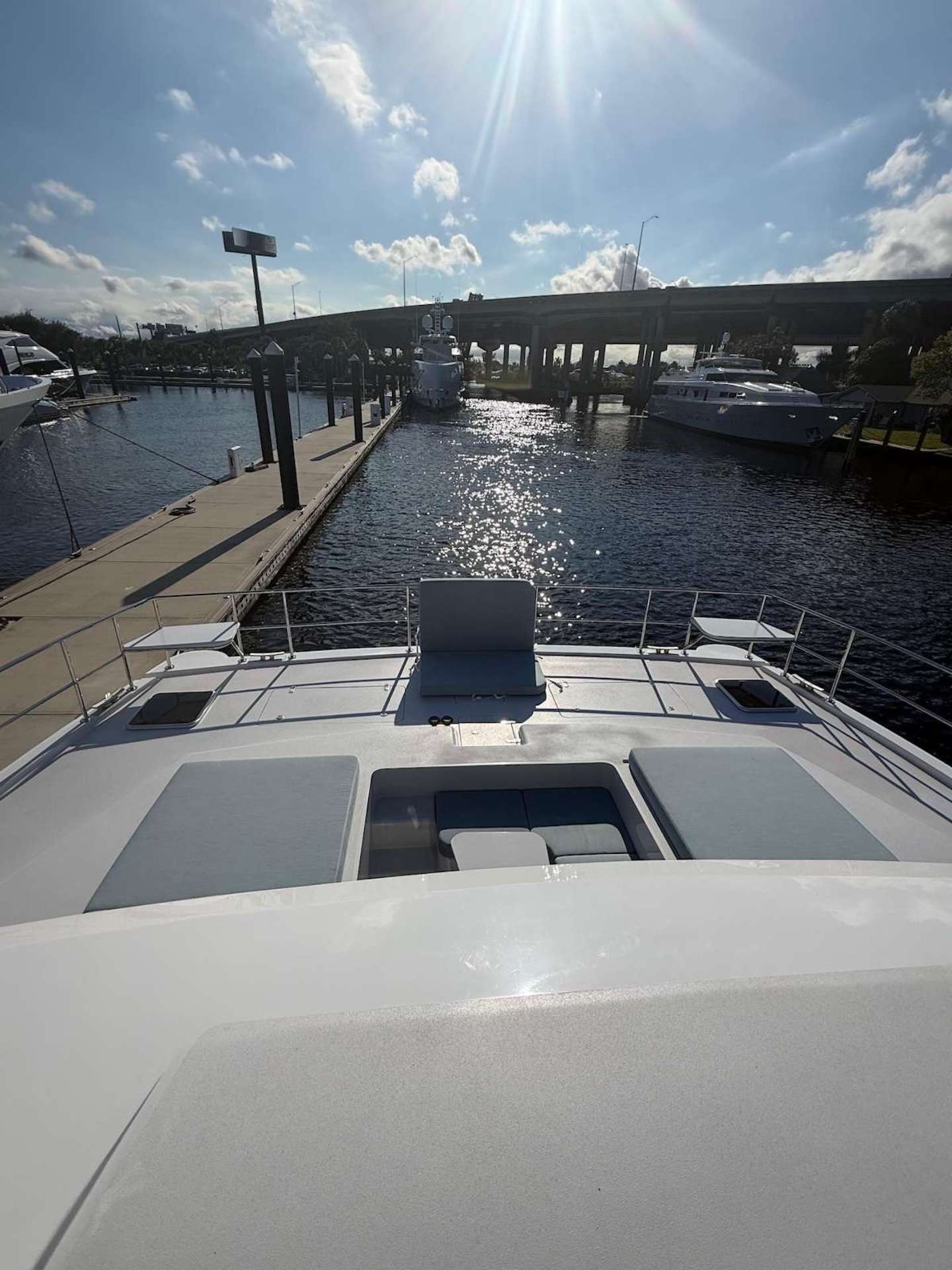 SOLAIRE Two Oceans 555 - Foredeck Sunbeds