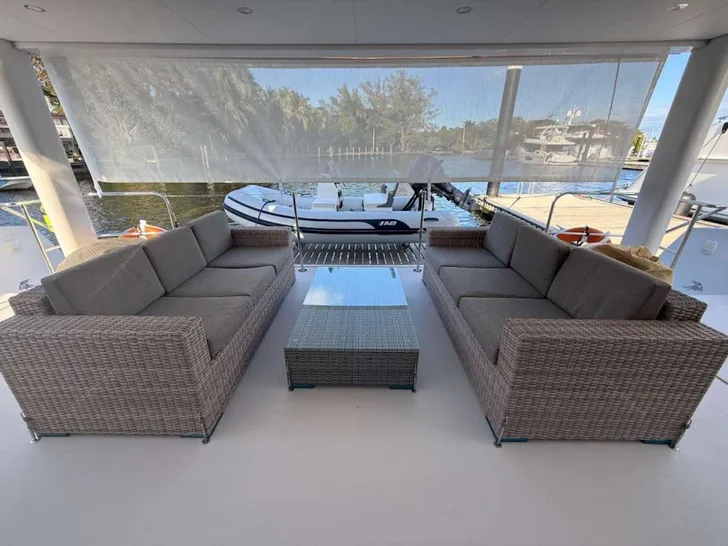 SOLAIRE Two Oceans 555 - Aft Dining and Lounge SOLAIRE Two Oceans 555 - Aft Dining and Lounge