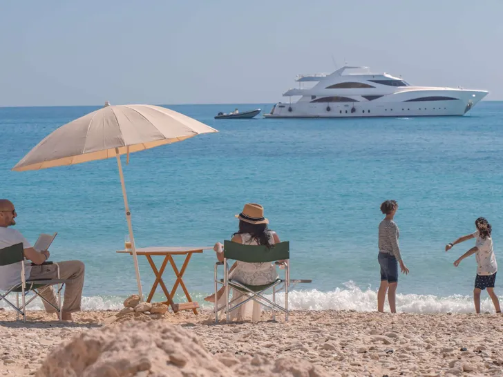 SEVEN SPICES 39-meter Custom Aluminum Cutter - beach set up SEVEN SPICES 39-meter Custom Aluminum Cutter - beach set up