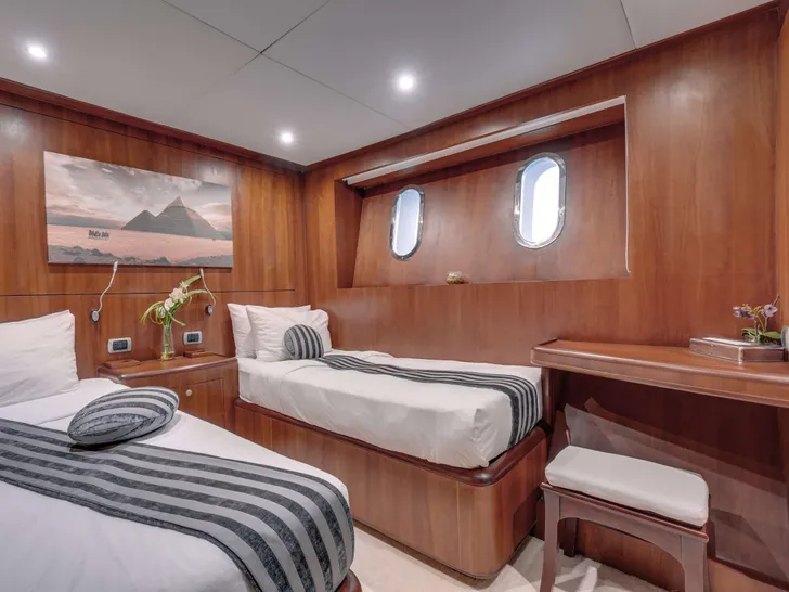 SEVEN SPICES 39-meter Custom Aluminum Cutter - twin cabin 1 SEVEN SPICES 39-meter Custom Aluminum Cutter - twin cabin 1