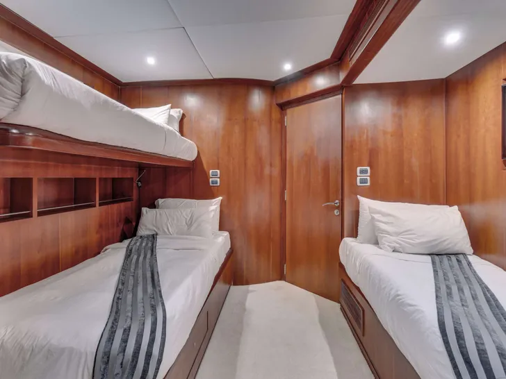 SEVEN SPICES 39-meter Custom Aluminum Cutter - twin cabin 2 with a pullman bed SEVEN SPICES 39-meter Custom Aluminum Cutter - twin cabin 2 with a pullman bed