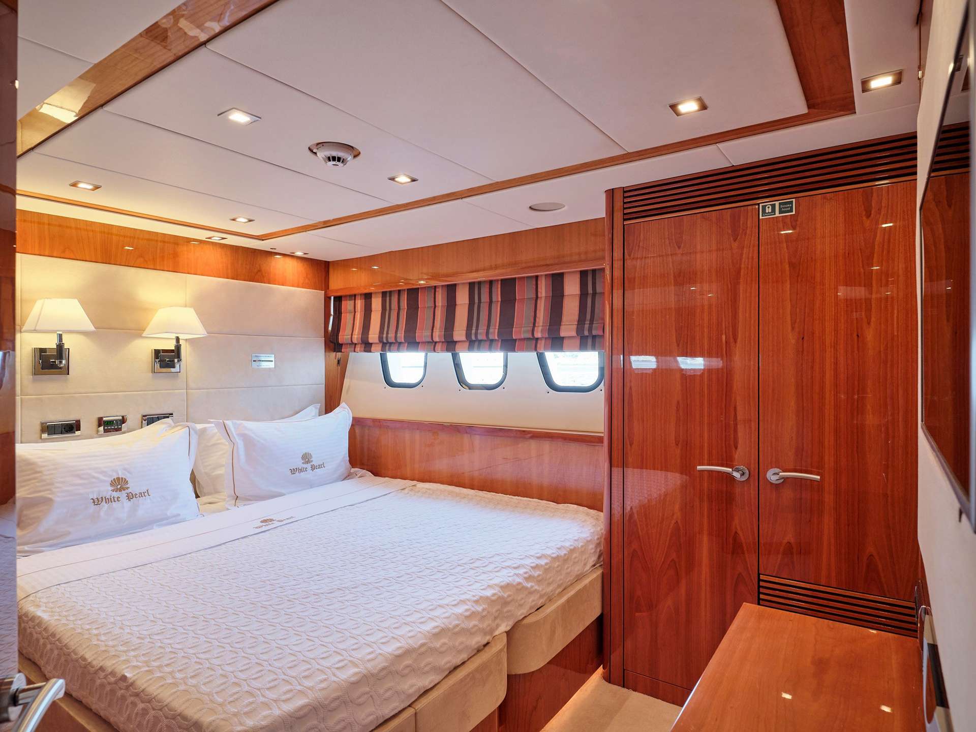 WHITE PEARL I Sunseeker 34m - VIP cabin 2