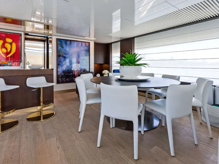 THE BRASS RING Ferretti 850 - main dining area THE BRASS RING Ferretti 850 - main dining area