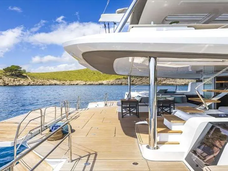 CATWALK I Lagoon 50 - aft deck CATWALK I Lagoon 50 - aft deck