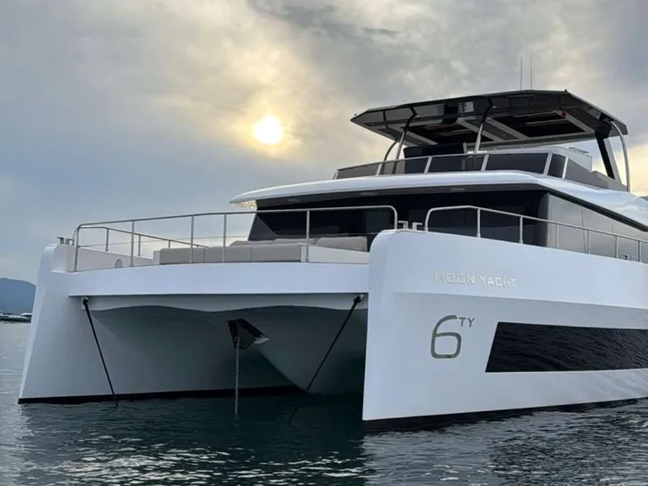 ARCTIC MOON,MOON 6TY Power Gen 2 - Bow ARCTIC MOON,MOON 6TY Power Gen 2 - Bow