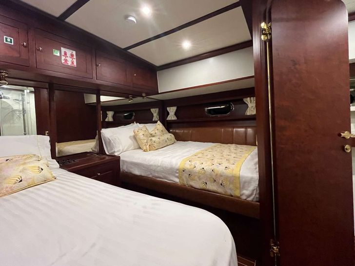 Triple Cabin Triple Cabin