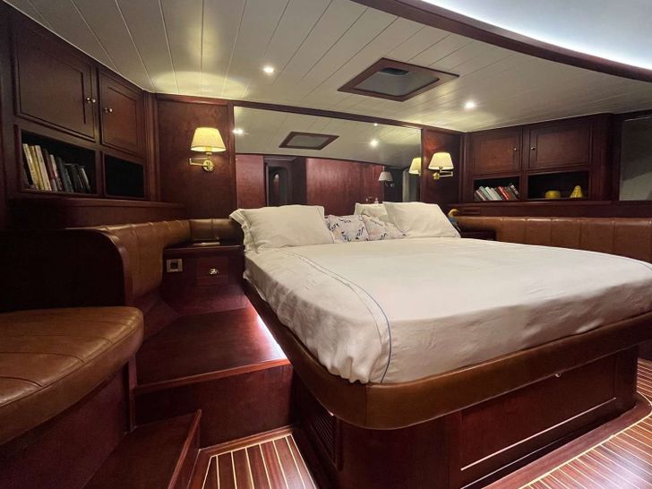 Master Cabin Master Cabin