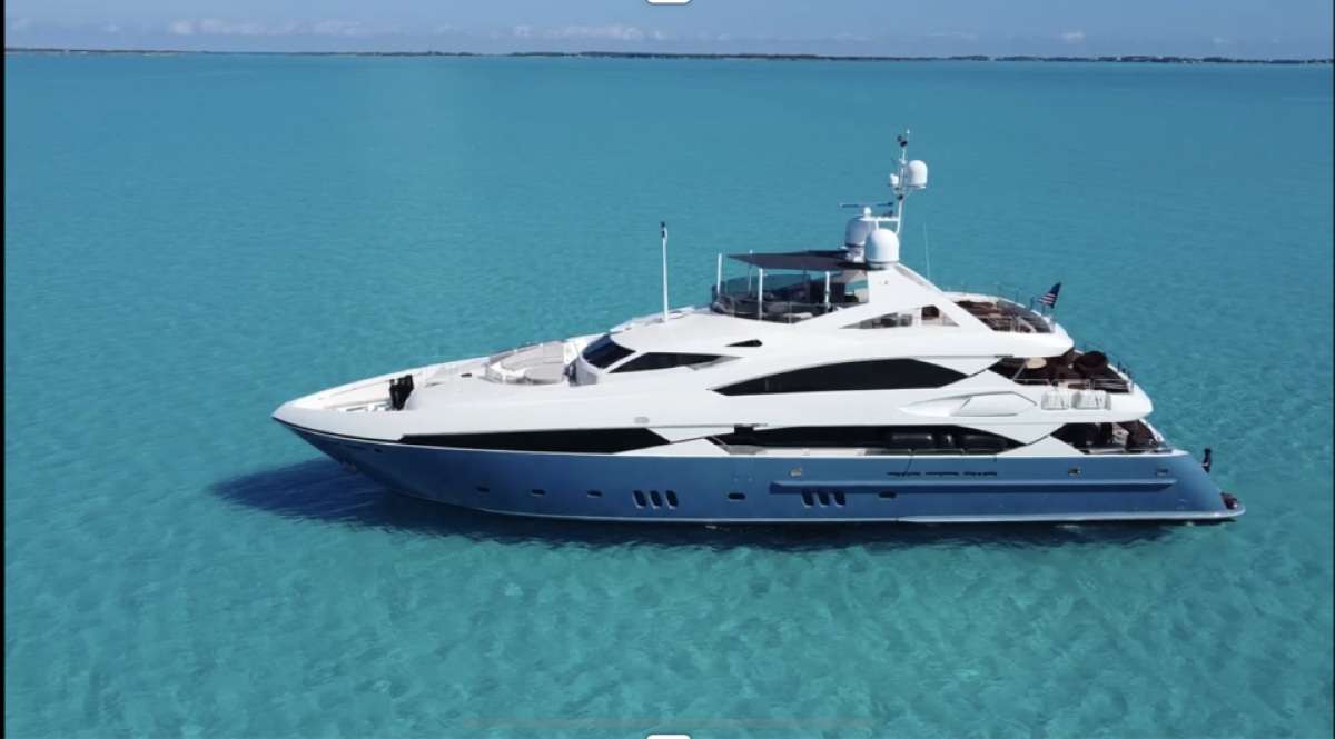 NATURAL 9 Sunseeker 37m - anchored