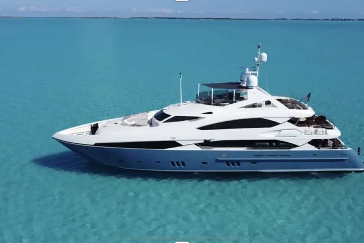 Charter Yacht NATURAL 9 - Sunseeker 37m - 5 Cabins - Nassau - Exumas - Bahamas