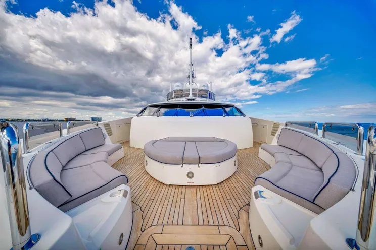 Charter Yacht NATURAL 9 - Sunseeker 37m - 5 Cabins - Nassau - Exumas - Bahamas