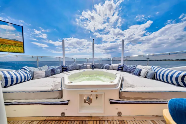 Charter Yacht NATURAL 9 - Sunseeker 37m - 5 Cabins - Nassau - Exumas - Bahamas