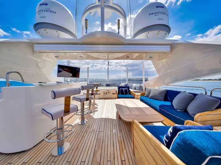 NATURAL 9 Sunseeker 37m - sundeck NATURAL 9 Sunseeker 37m - sundeck