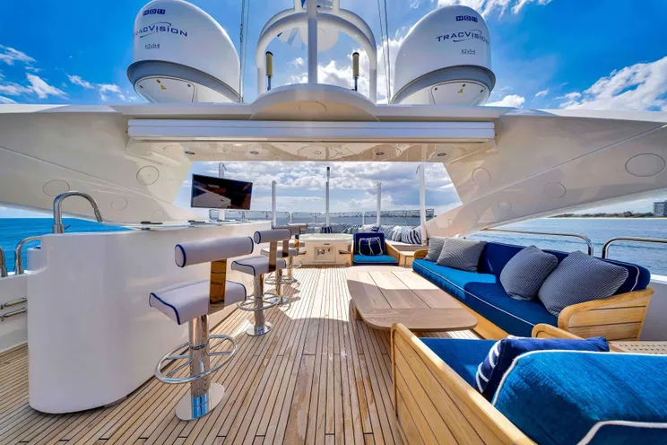 Charter Yacht NATURAL 9 - Sunseeker 37m - 5 Cabins - Nassau - Exumas - Bahamas