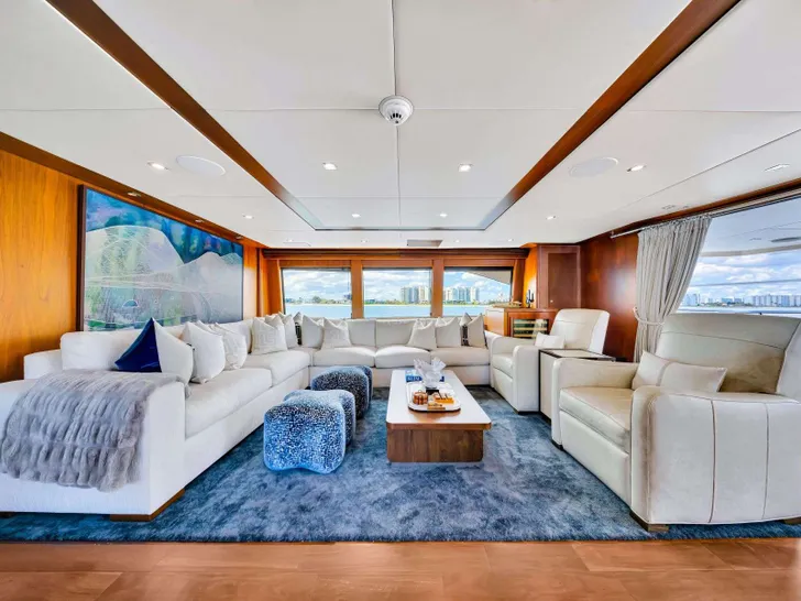 NATURAL 9 Sunseeker 37m - sky lounge NATURAL 9 Sunseeker 37m - sky lounge