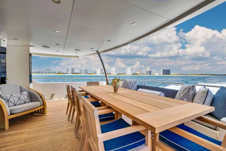 Charter Yacht NATURAL 9 - Sunseeker 37m - 5 Cabins - Nassau - Exumas - Bahamas