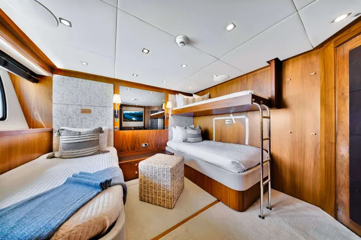 Charter Yacht NATURAL 9 - Sunseeker 37m - 5 Cabins - Nassau - Exumas - Bahamas