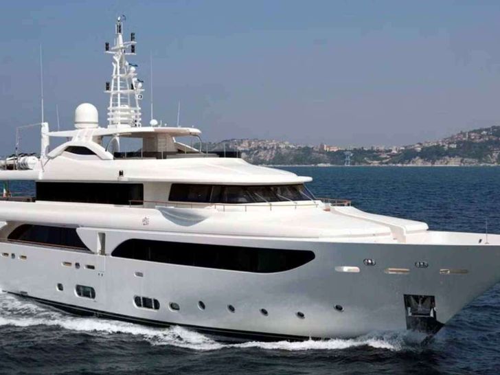 PALATIAL CRN Ancona 43 - side shot PALATIAL CRN Ancona 43 - side shot