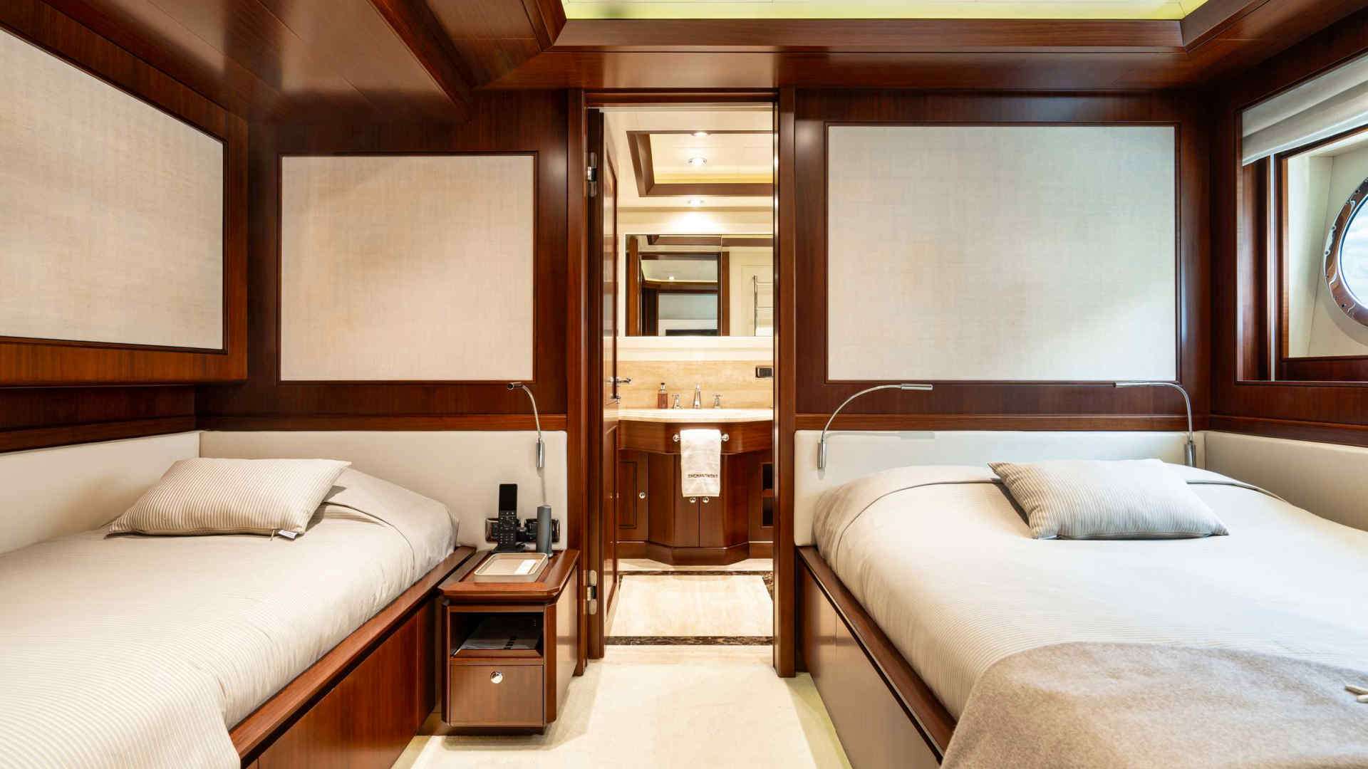 PALATIAL CRN Ancona 43 - twin cabin 1