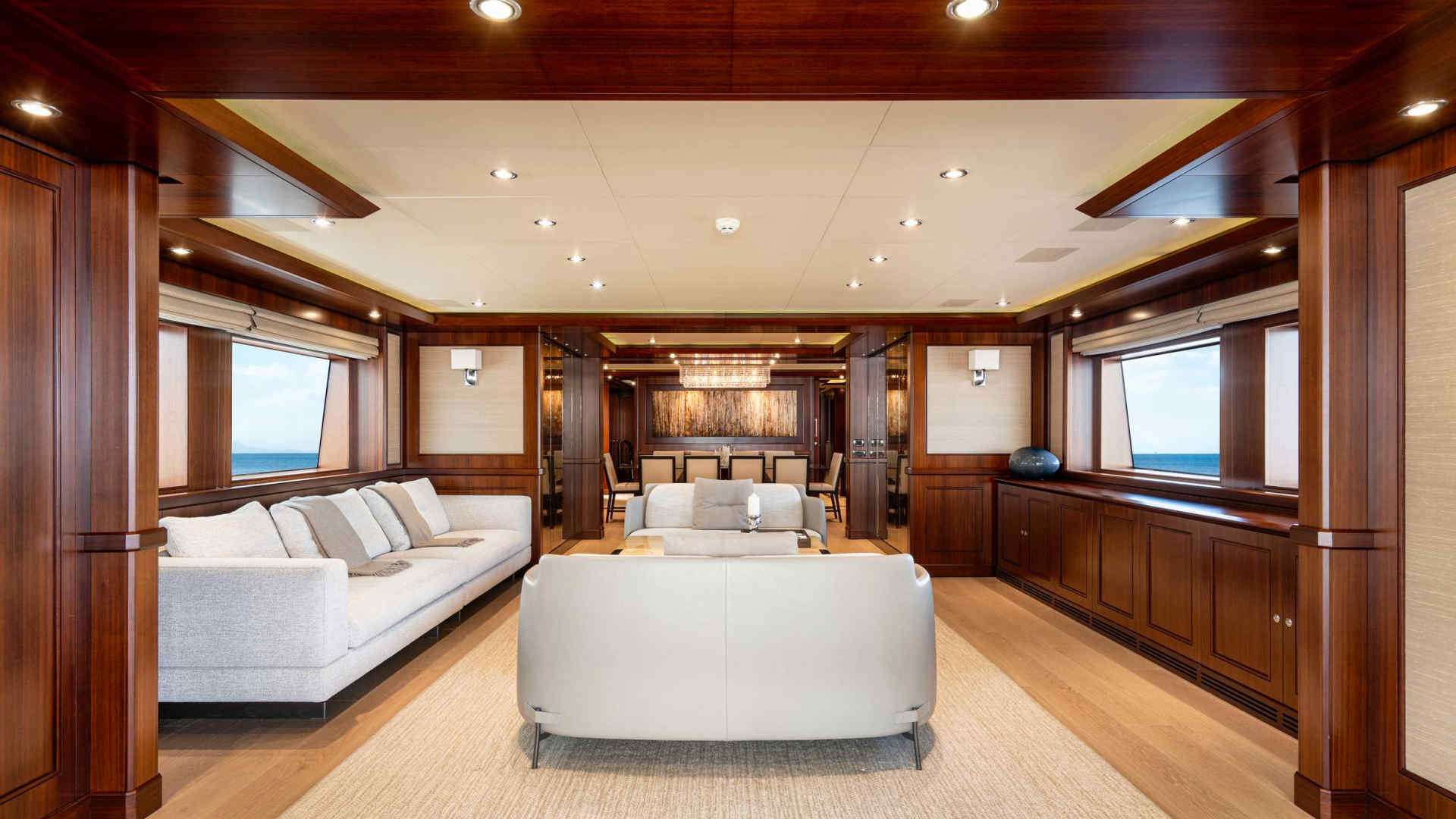 PALATIAL CRN Ancona 43 - main saloon