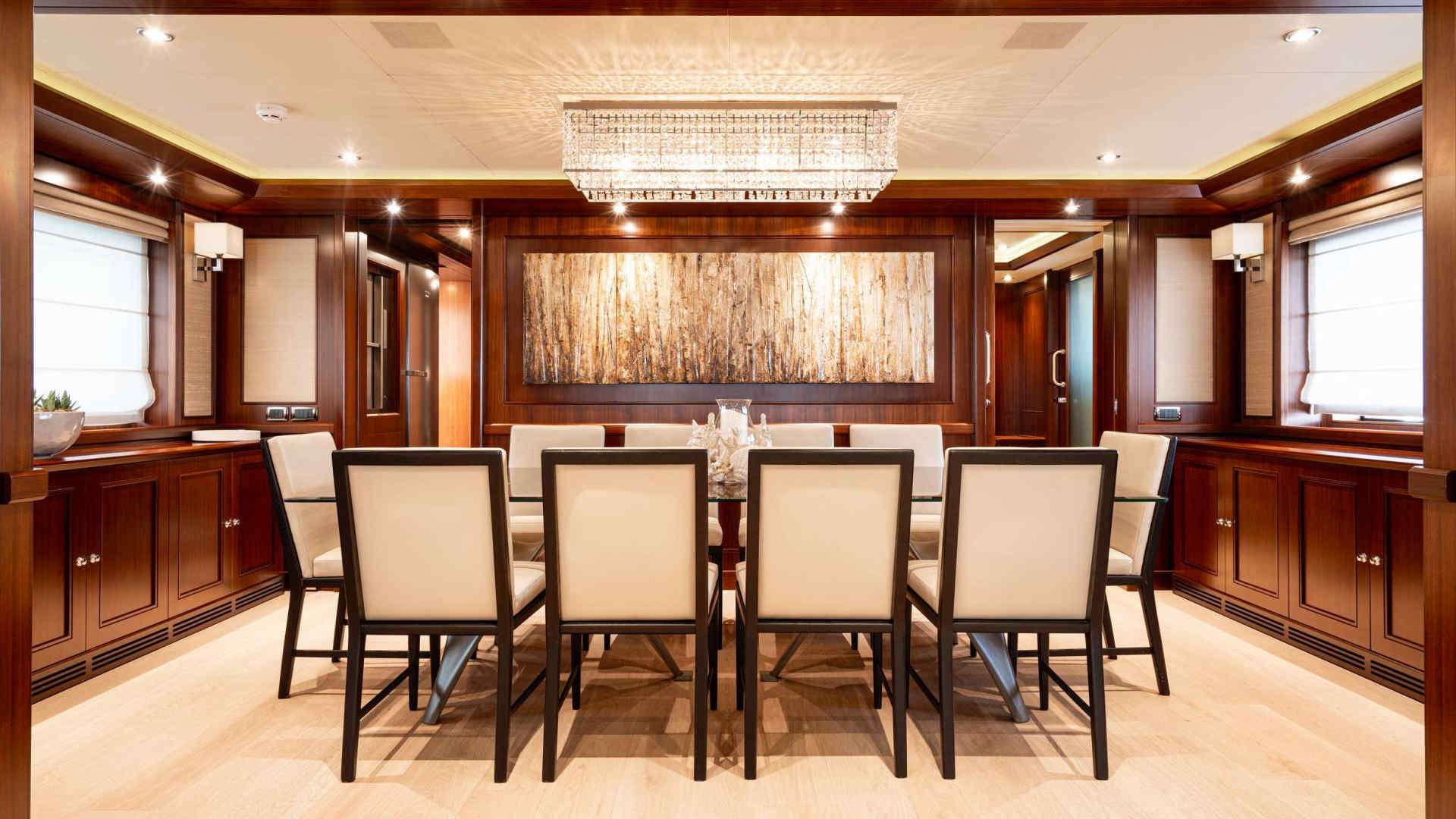 PALATIAL CRN Ancona 43 - main dining area